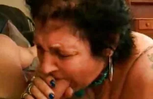 XXX كرال با مشاعره عظیمی در برابر هاله صعود می تنزيل سكس اجنبي نار كند