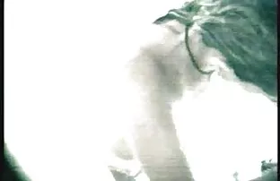 XXX بدأت تضايق الولد سكس ساخن في البيت