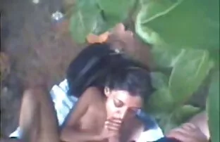 XXX او با دوربین افلامسكس ساخنه مخفی نحوه عکس گرفتن از رابطه جنسی با یک دختر الاغ بزرگ فرفری در خانه شلیک کرد