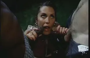 XXX سبزه زرق و برق دار زیبا توسط شخص مقاطع فيديو سكس ساخن جدا جذاب جذب می شود