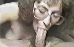 XXX زیبایی از سرگرمی صور متحركة سكس حار با دستگاه جنسی جدید شکایت دارد