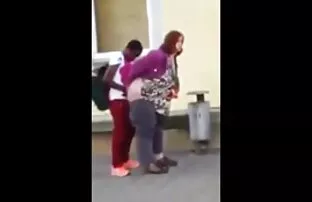 XXX عکسهای پرشور خوشمزه که در دهان سكس رجال ساخن پرواز می کنند را به شاخه های زیبایی برش دهید