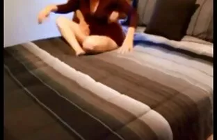 XXX حمامات الشمس حمامات الشمس في فيديو سكس ساخن مجاني الرمال