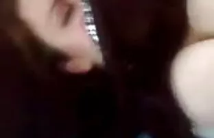 XXX مردی چهار دختر فديوجنس ساخن را لمس کرد که یک لب بزرگ داشتند