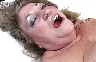 XXX المخرج فيديو سكس ساخن جدا لديه نموذج ستيفي شو وتشارلي مونرو