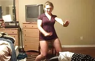 XXX دفعت للفتاة الصغيرة سكس روسي ساخن