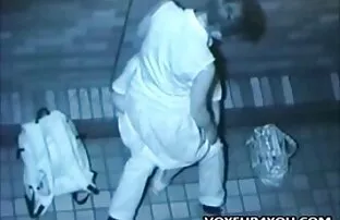 XXX زن و شوهر شهوت انگیز روزانه علاقه مندان به ساحل را سكس فري ساخن از سر می گیرند